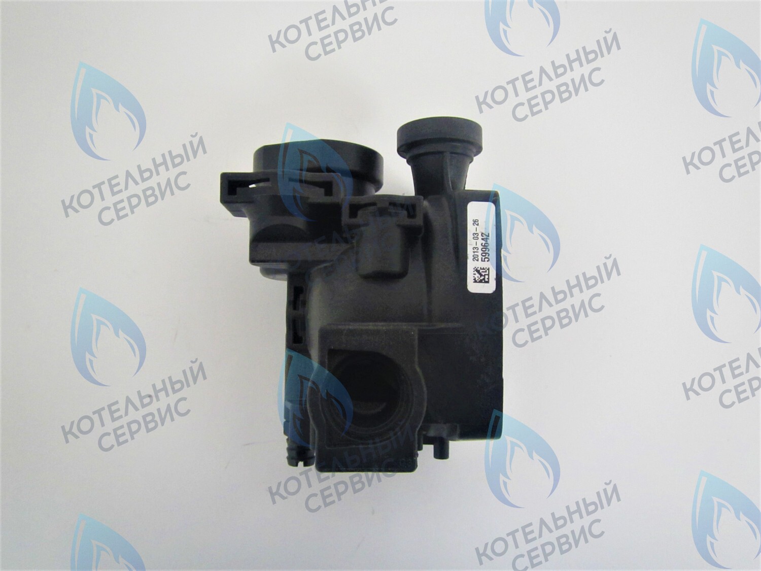 PMF01BG-NA Улитка циркуляционного насоса (отверстие сзади, два справа сбоку) FERROLI под насос GRUNDFOS (G30CCW) (без воздухоотводчика) в Санкт-Петербурге