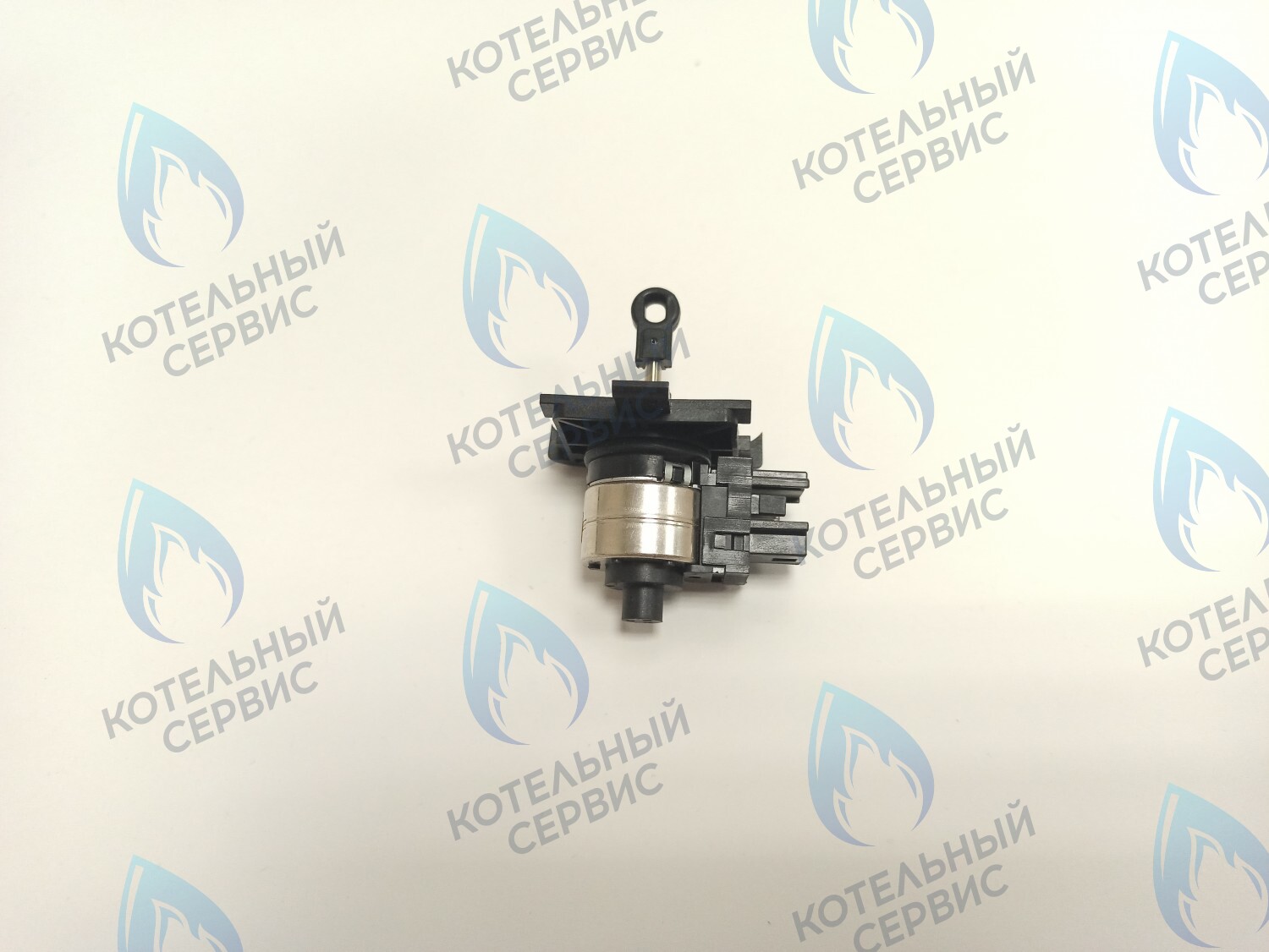 GM013 Линейный шаговый двигатель BOSCH JUNKERS Wolf 2744516 в Санкт-Петербурге