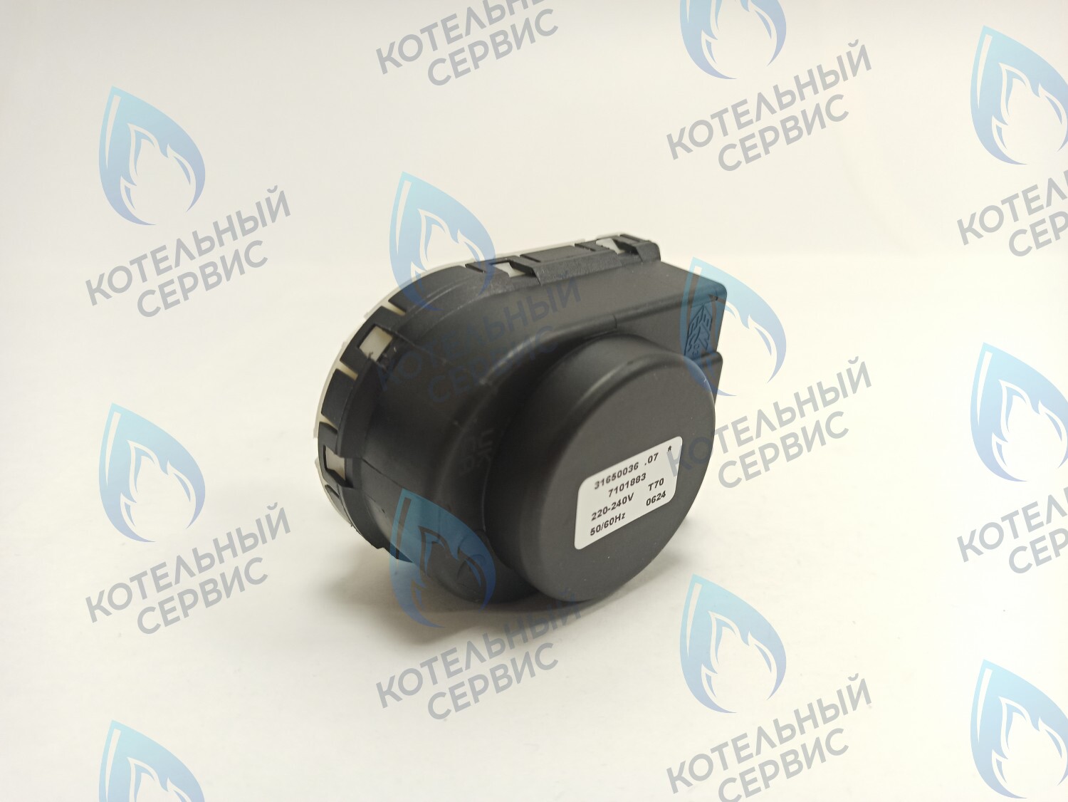 GM001-04 Сервопривод (мотор) трехходового клапана универсальный 7,5мм 220/240v (ELBI) FERROLI, PROTHERM, VIESSMANN, ALPENHOFF, ALPHATHERM, ELECTROLUX, ROC, ELSOTHERM, OASIS, POLYKRAFT, HAIER, CHAFFOTEAUX, ARISTON, MIZUDO, ITALTHERM, THERMEX в Санкт-Петербурге