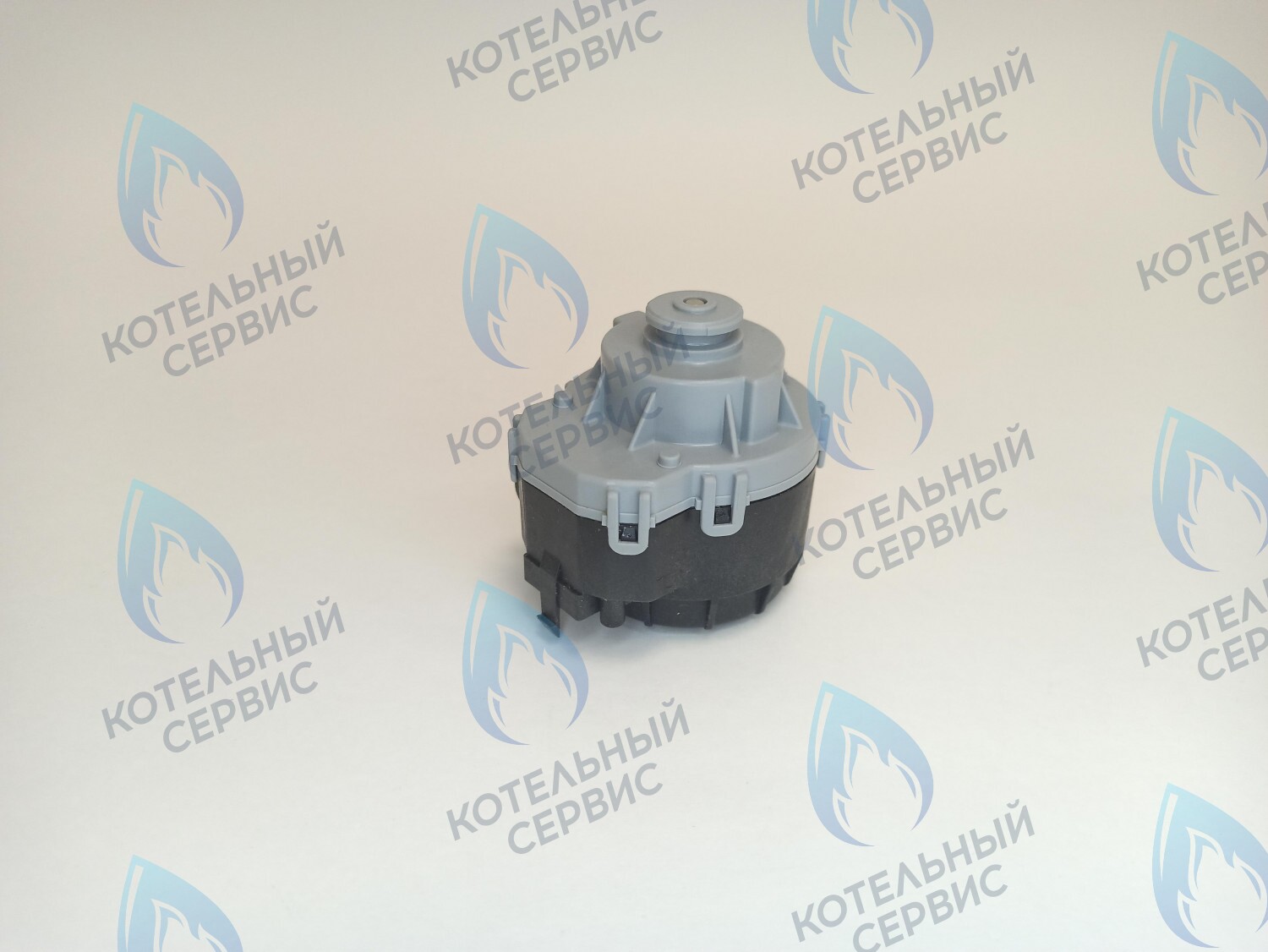 GM015 Сервопривод (мотор) трехходового клапана E.C.A. GELIOS PLUS (7006908425) в Санкт-Петербурге